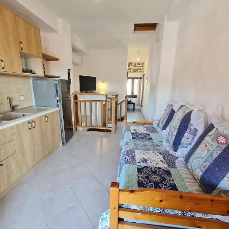 Lenia's Traditional House Holiday home