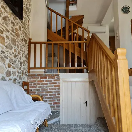 Semesterbostad Lenia's Traditional House *